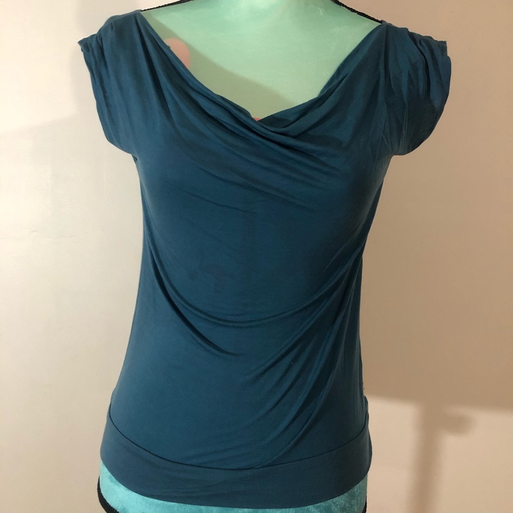 🛍$20 SALE🛍 
Abercrombie & Fitch Top